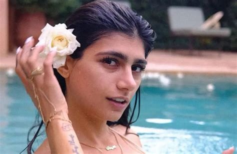 mia khalifa ropa interior|Mia Khalifa se sacó la ropa interior y posó en microtop para sus ...